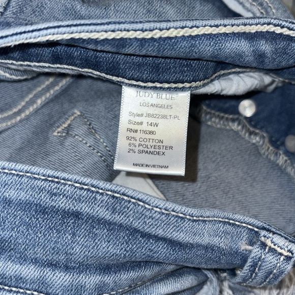 Judy Blue Light Blue Boyfriend Jeans - Picture 10 of 11